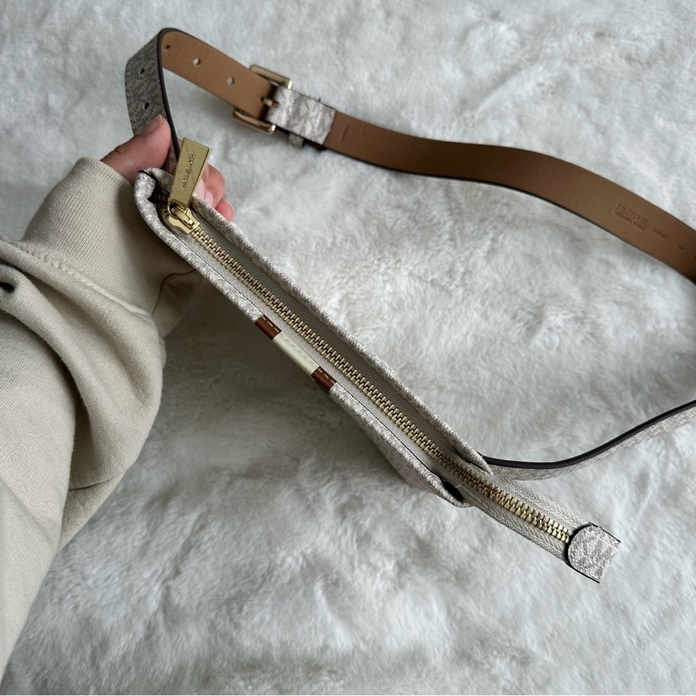 Michael Kors Logo Belt Bag Size S/M - Picture 9 of 11